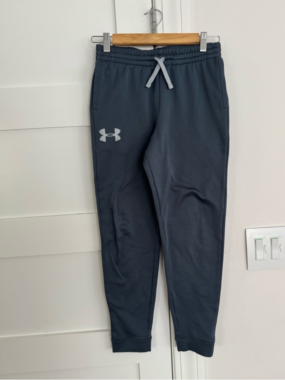 Under Armour joggers. Size L Youth.